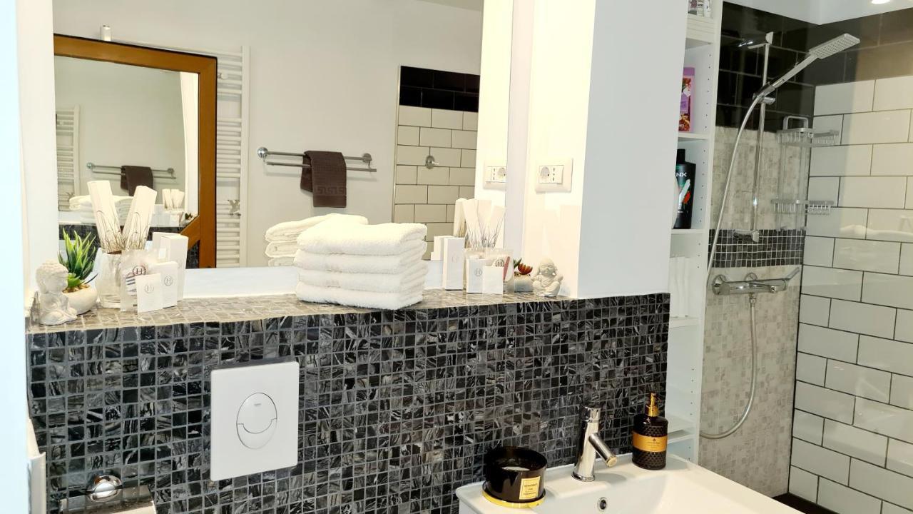 شقة سوتْشافا  في La Fluturi Apartament المظهر الخارجي الصورة